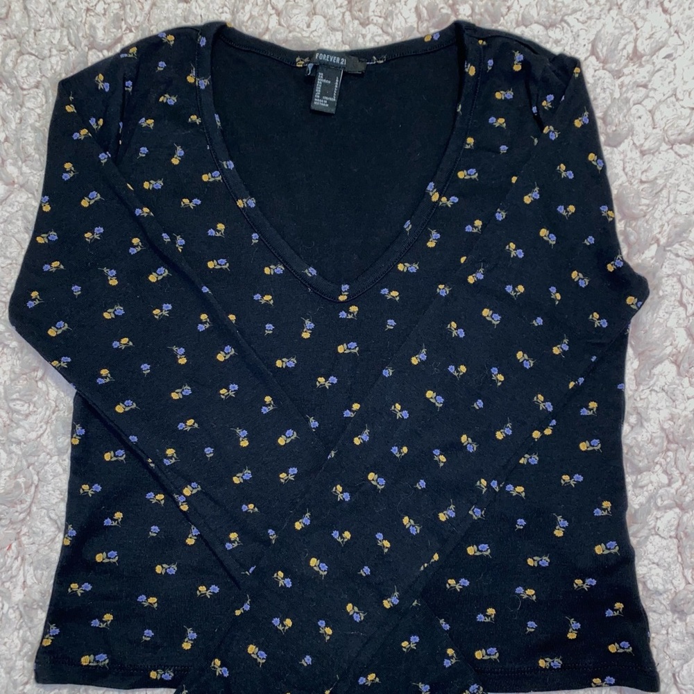 cropped floral long sleeve top